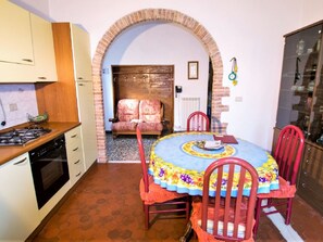 Private kitchen - Apartment for 5 With Pool (Massa Marittima)