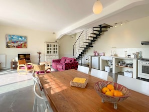 Apartment | Dining