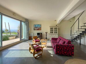 Apartment | Living room - Belvilla by Oyo Amazing Apartment With Garden (Belvedere Ostrense)