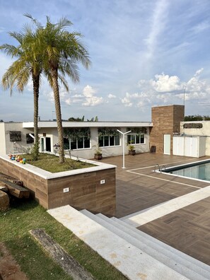 Property grounds - New High Standard HOUSE with Swimming Pool and Beach Volleyball Court! (Santa Isabel)