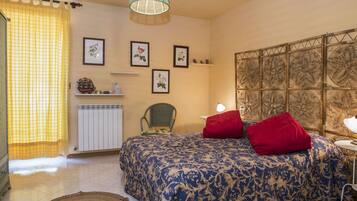 Cottage | 2 bedrooms, individually furnished, bed sheets