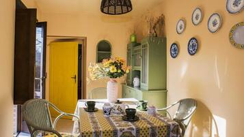 Cottage | Dining