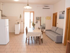 Apartment | Dining