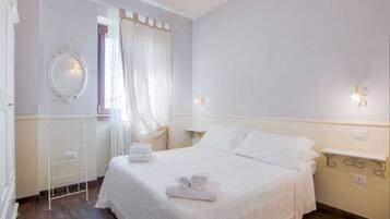 7 bedrooms, individually furnished, bed sheets