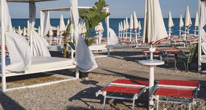 Welcoming Mobile Home in Marina di Altidona With Shared Pool