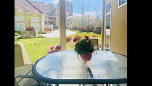 Unclassified image, 5 of 12, button - Fabulous Pool Level 2 Bedroom 2 Bath (Kelowna)