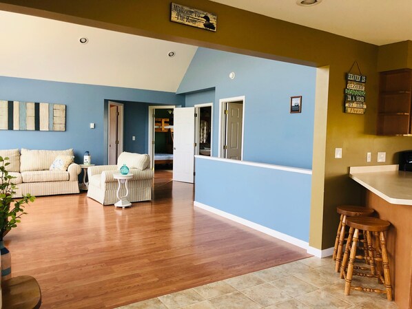 Lobby - 1000 Islands Paradise, Tranquil 5 acres on Carleton Island (Cape Vincent)