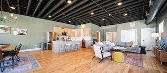 Richmond No. 267 Boutique Loft Apartment