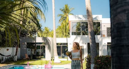 Private Beach side Home - Playa San Diego