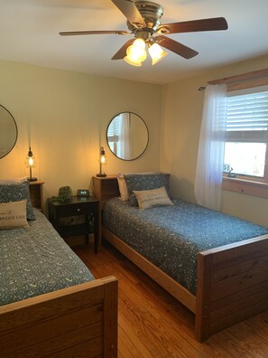 4 bedrooms, desk, travel cot, free WiFi