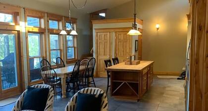 Private Lakefront with Dock!