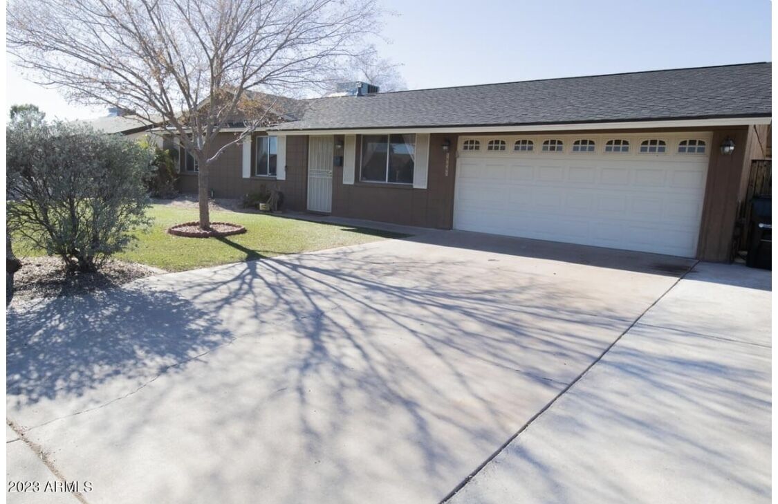 Cozy home in the heart of north phoenix! Close to it all!