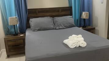 2 chambres, rideaux occultants, fer et planche Ă repasser, Wi-Fi gratuit