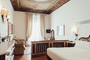 Junior Suite | Individually decorated, individually furnished, desk, free WiFi - Il Guelfo Bianco (Florence)