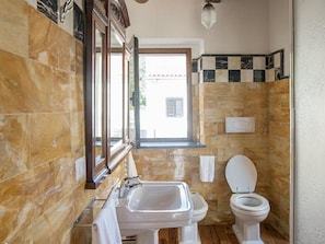House | Bathroom - Belvilla by OYO Villa Costiera (Vibonati)
