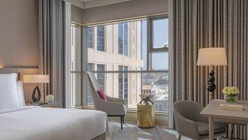 Deluxe Room (Haram View, East Towers) | Premium bedding, down duvets, memory-foam beds, minibar