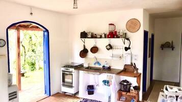 Fridge, stovetop, coffee/tea maker, blender