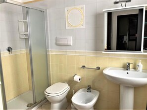 Apartment | Badezimmer
