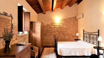 House | 4 bilik tidur, dilengkapkan perabot secara berasingan