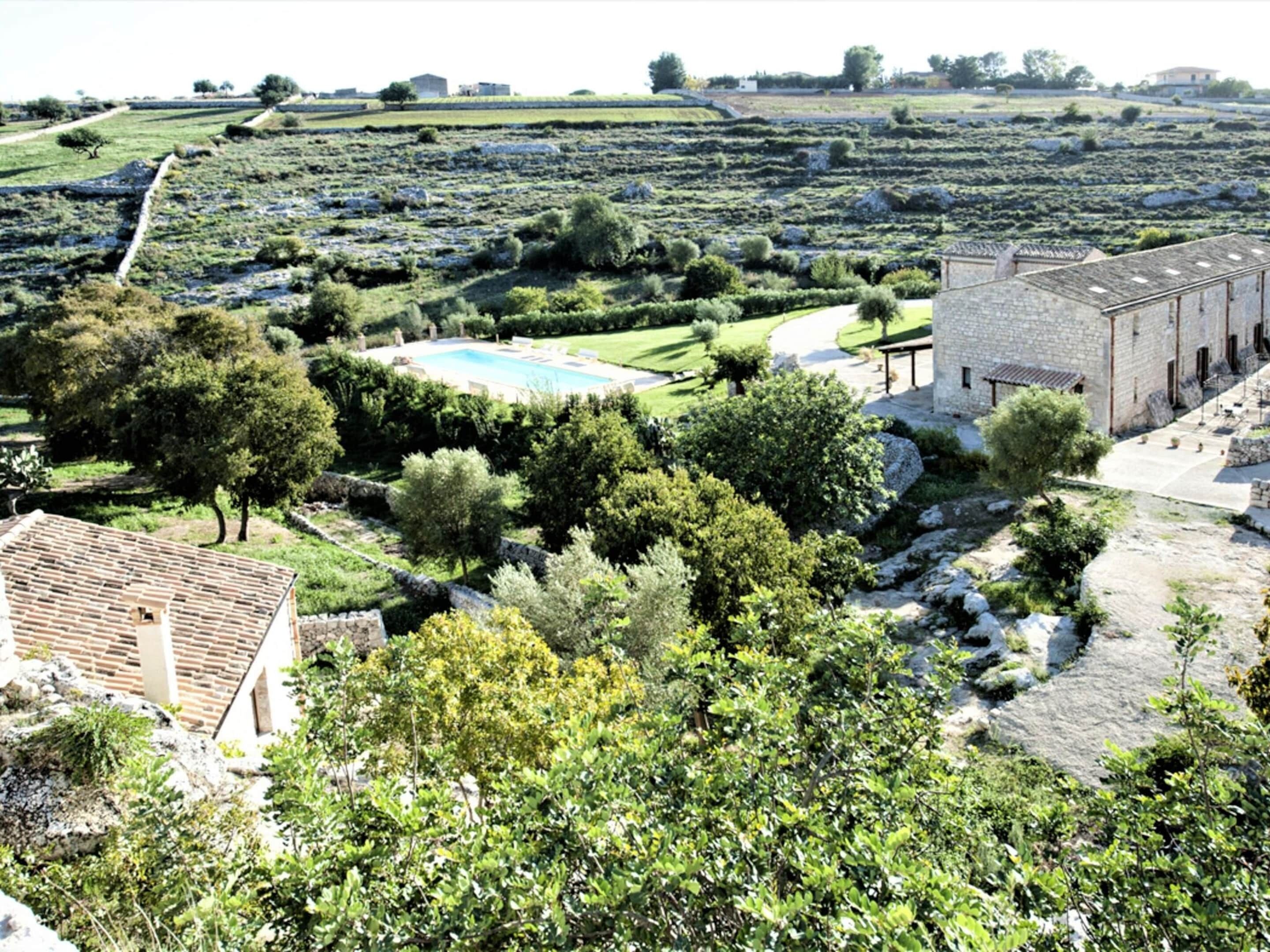 House | Pemandangan dari hartanah