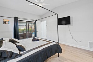 5 bedrooms, WiFi, bed sheets - Heated Saltwater Pool & Spa l Family Friendly l Near Beaches & Clearwater (Palm Harbor)