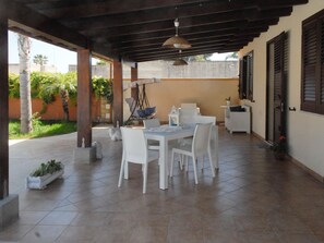 House | Dining - Belvilla by OYO Villa Flora (Mazara del Vallo)