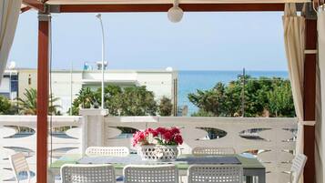 Villa | Dining