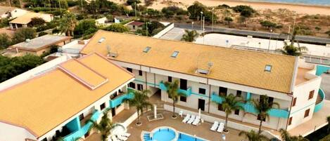 Apartment | Pool | Outdoor pool