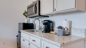 Microwave, oven, stovetop, coffee/tea maker