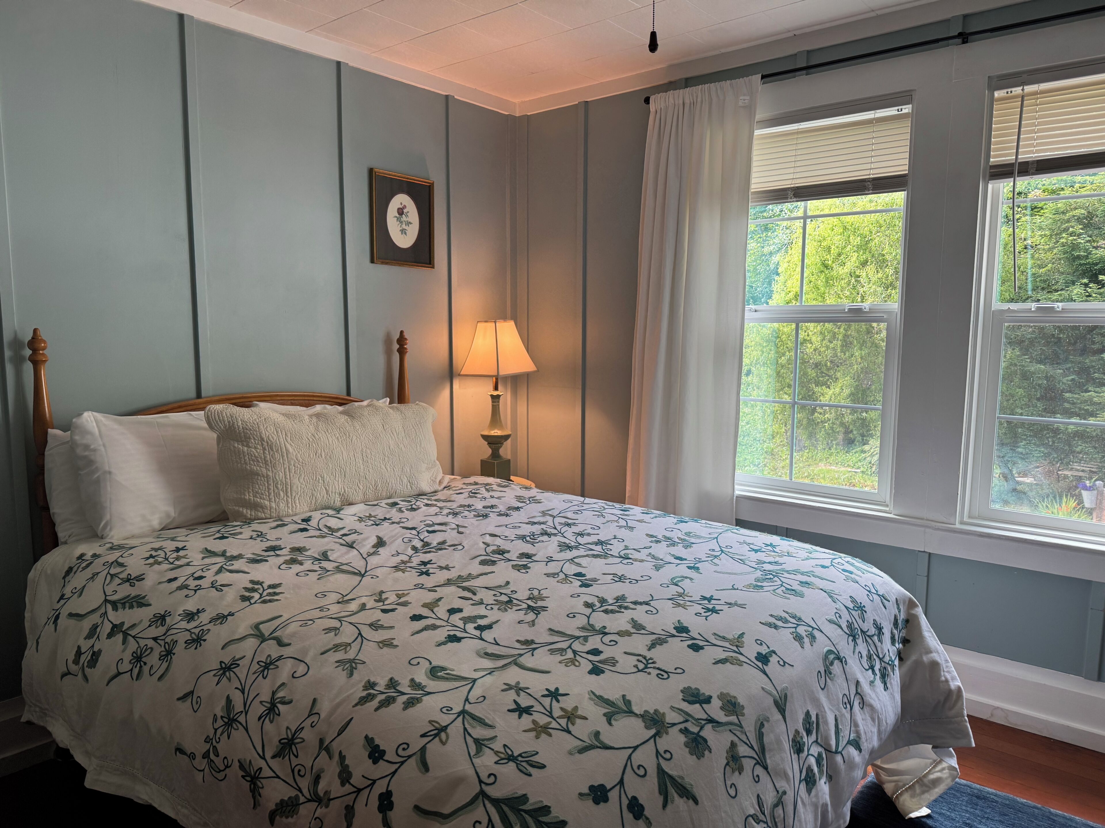 Stout Grove Suite | Premium bedding, down duvets, free WiFi