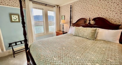 The Historic Requa Inn