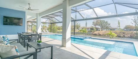 حمّام سباحة خارجي، حمّام سباحة مُدفَّأ