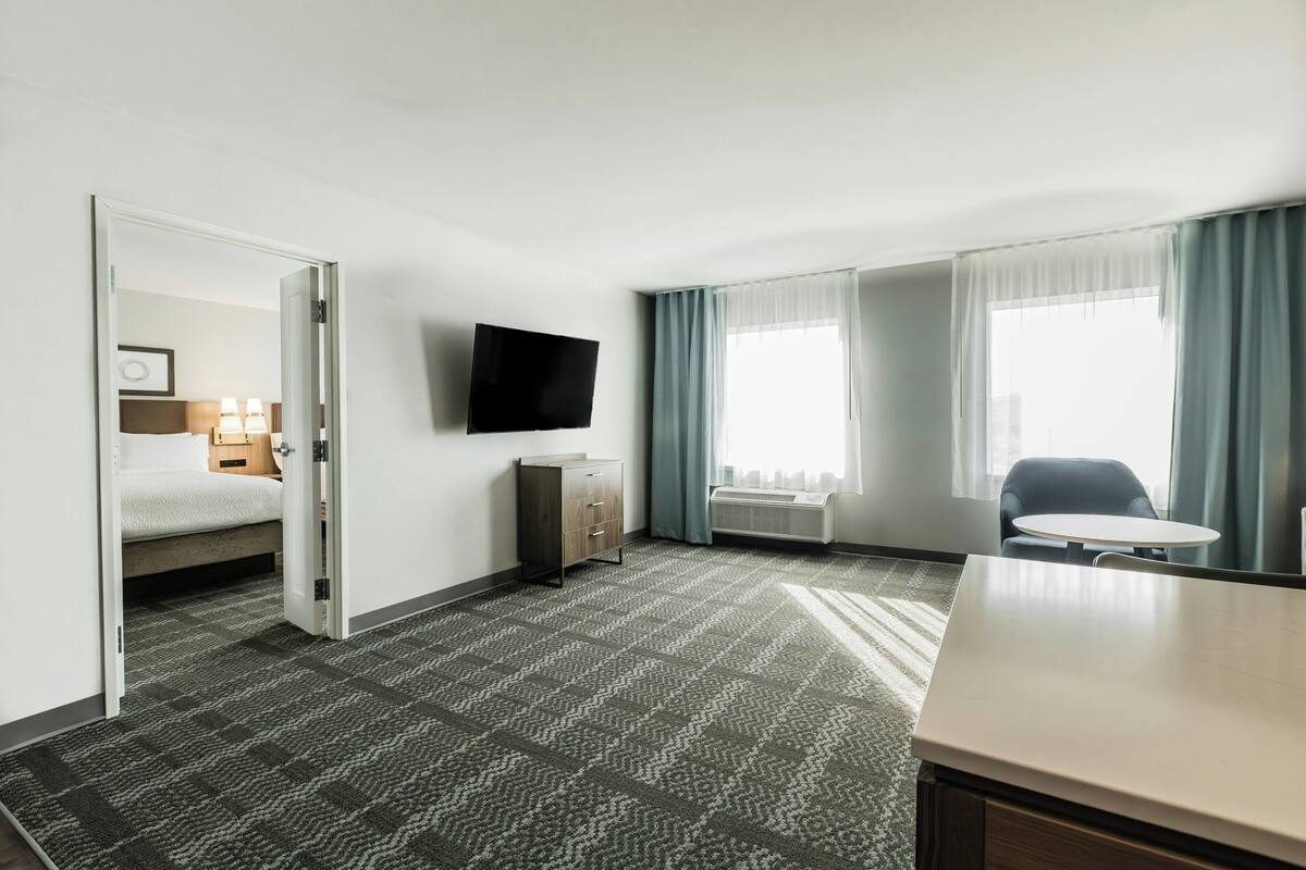 Daunenbettdecken, Pillowtop-Betten, Schreibtisch