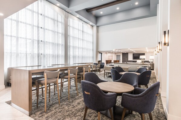 Exterior - Staybridge Suites Dawson Creek by IHG (Dawson Creek)