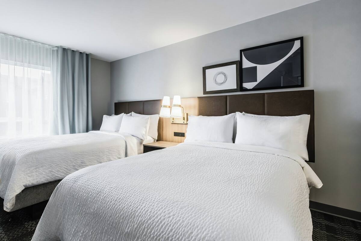 Daunenbettdecken, Pillowtop-Betten, Schreibtisch