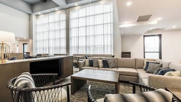 Lobby-lounge