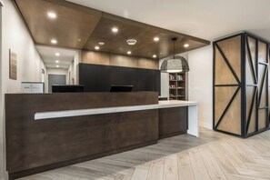 Reception - Staybridge Suites Dawson Creek by IHG (Dawson Creek)