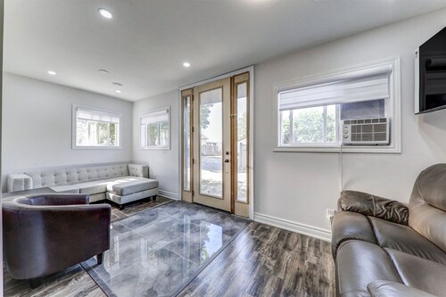 3 bedroom house near scugog lake