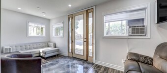 3 bedroom house near scugog lake