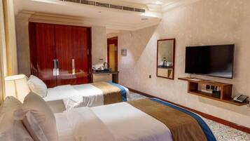 Deluxe Double or Twin Room, 1 King Bed | In-room safe, desk, laptop workspace, soundproofing