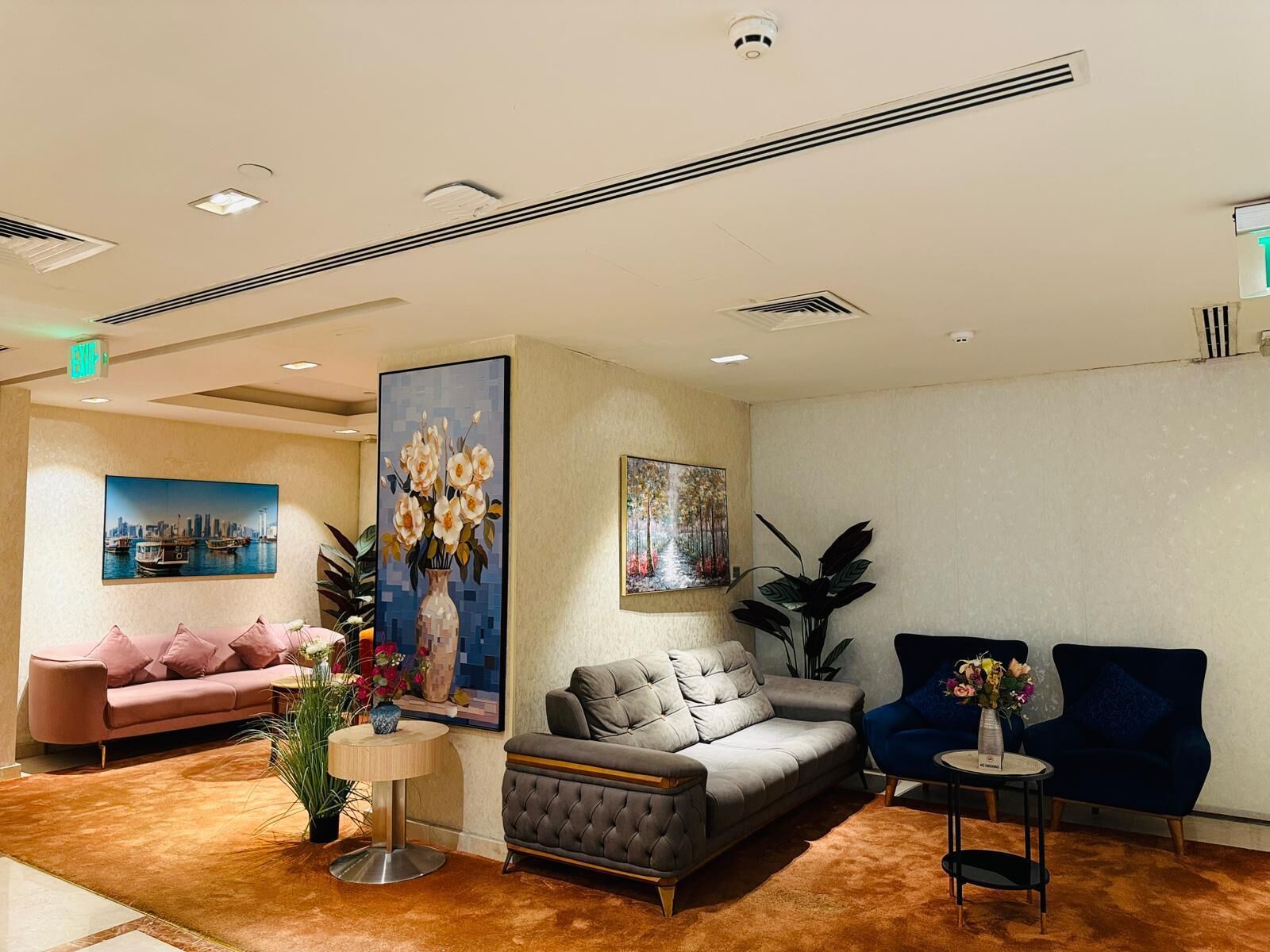 Coin salon dans le hall