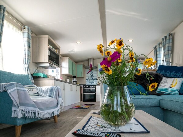 Chalet | Private kitchen | Microwave, stovetop, coffee/tea maker - Chalet in Oostkapelle Near the Beach (Oostkapelle)