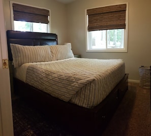 2 Schlafzimmer, Schreibtisch, kostenloses WLAN, Bettwäsche