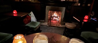 Ennis, 4 minute walk to Downtown