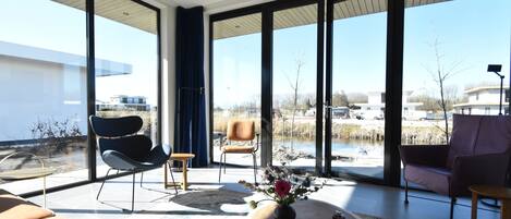 Villa | Living room | Fireplace