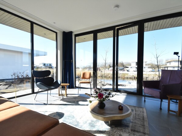 Villa | Living room | Fireplace