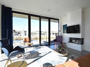 Villa | Living room | Fireplace