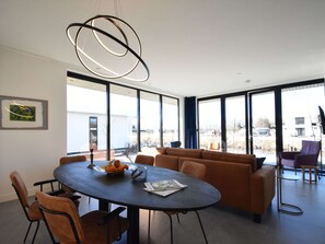 Villa | Dining
