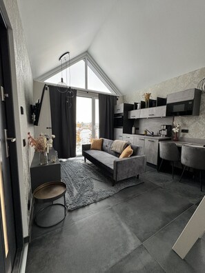 Smart TV - Tiny vacation home Hilde by the lake with private beach 4 persons (Löbnitz)
