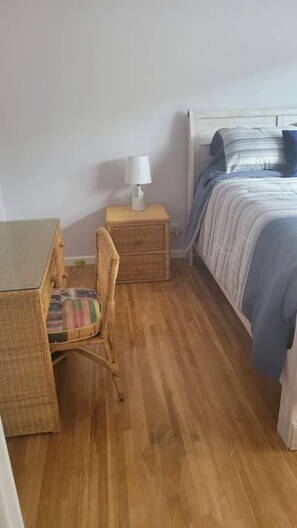 2 Schlafzimmer, Schreibtisch, Bügeleisen/Bügelbrett, kostenloses WLAN